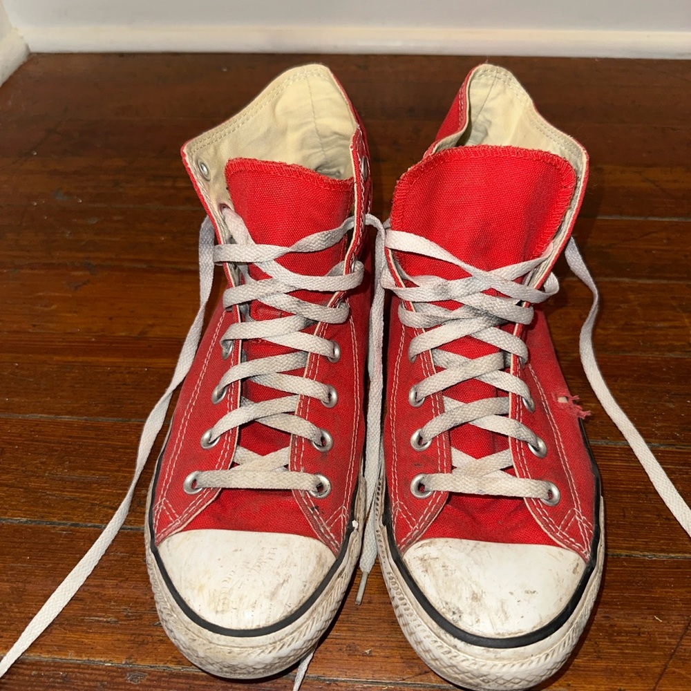Converse Chuck Taylor’s Red High-Top Sneakers Size 9.5 - Picture 2 of 8